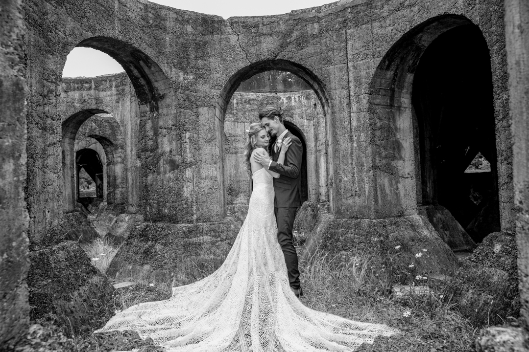 B:W Dramatic wedding dress 